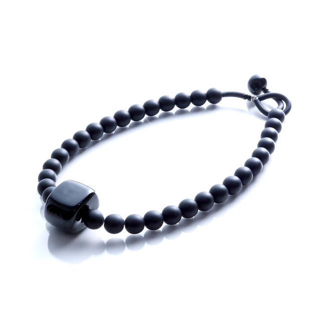 【Vetrosa (ベトローザ)】 ネックレス (ブラック&マットブラック)