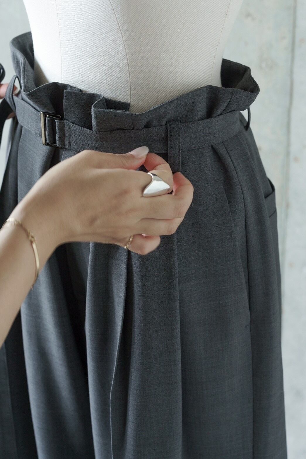size less pants (charcoal) 10月上旬から10月中旬頃発送 | roughlow