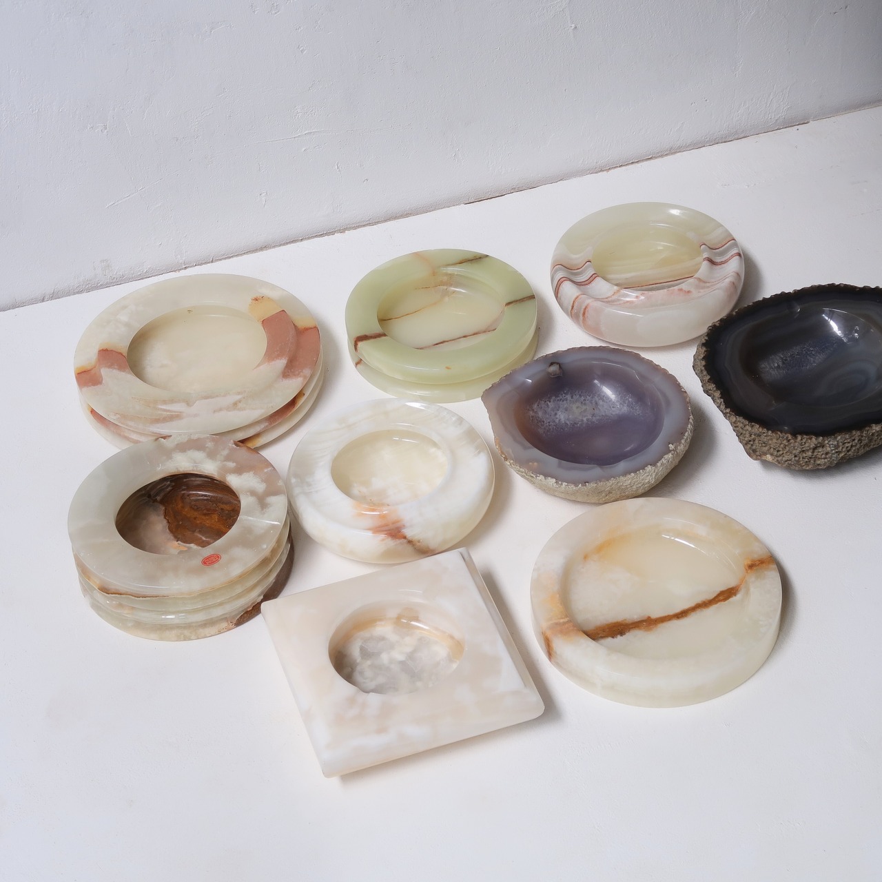 ブラウンラインのアッシュトレイ