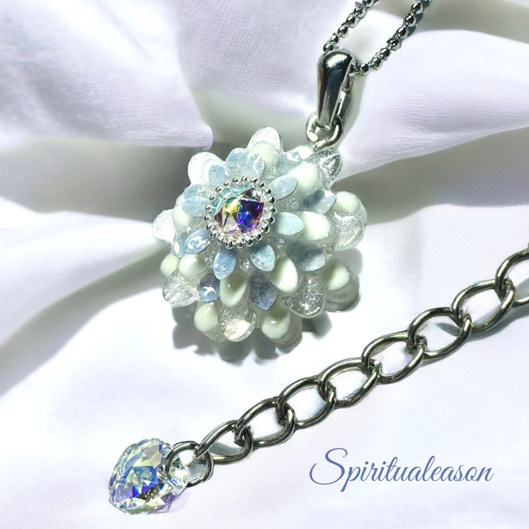 感情を溶かして浄化するお月様／オルゴナイト アクセサリー