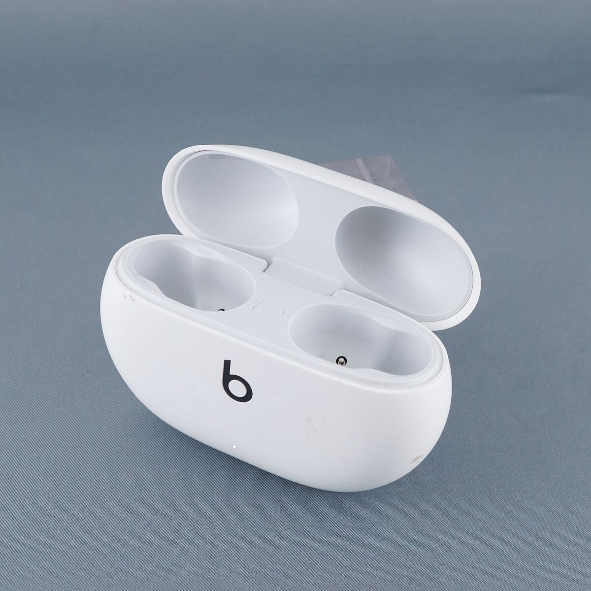 美品★Beats Studio Buds ホワイト 充電ケースのみ