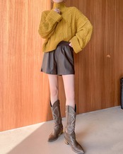 leather like wide short Pants N1004