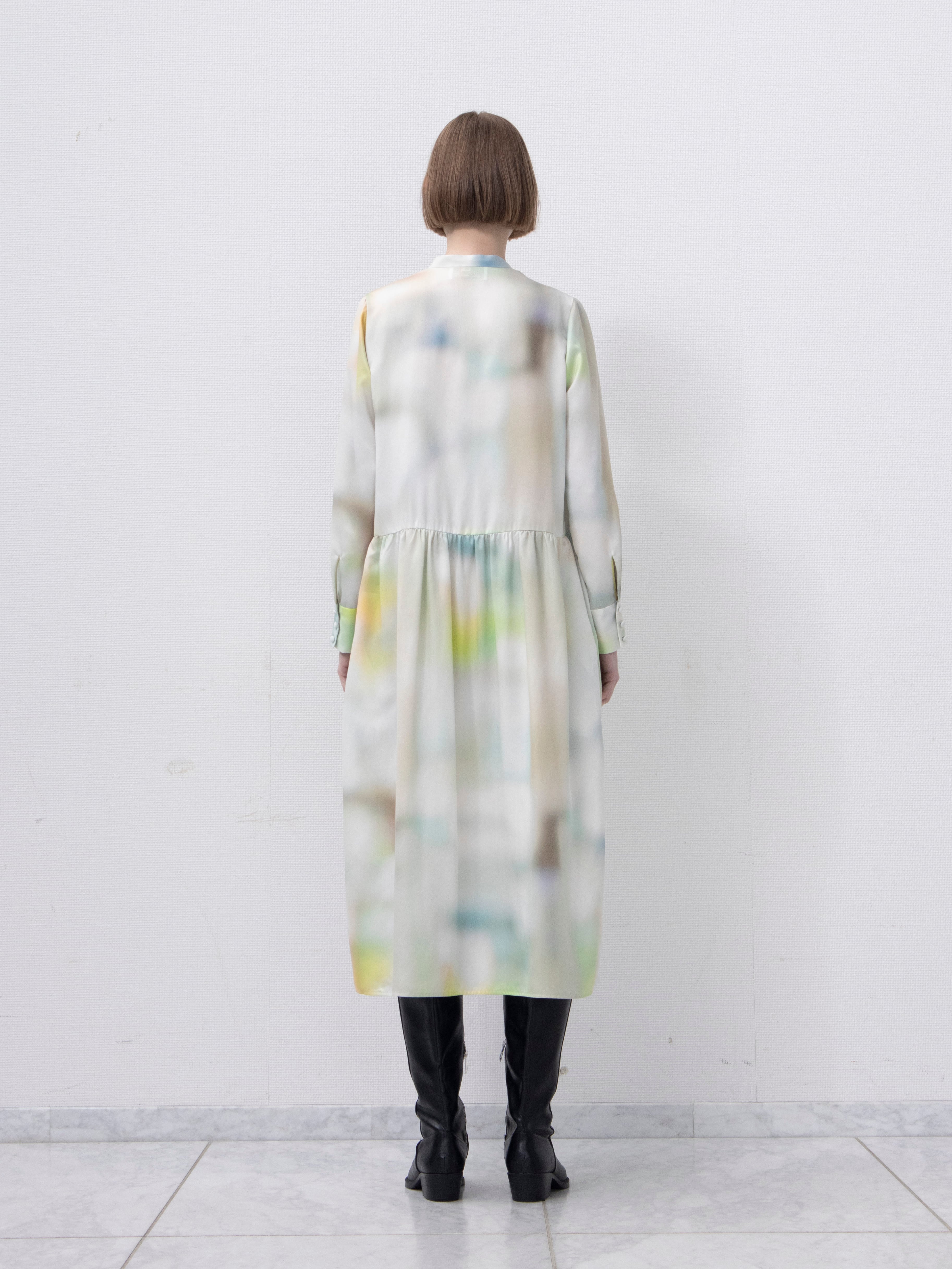 オーロラのように揺らめくワンピース | RO-33287_IVORY | JUN OKAMOTO