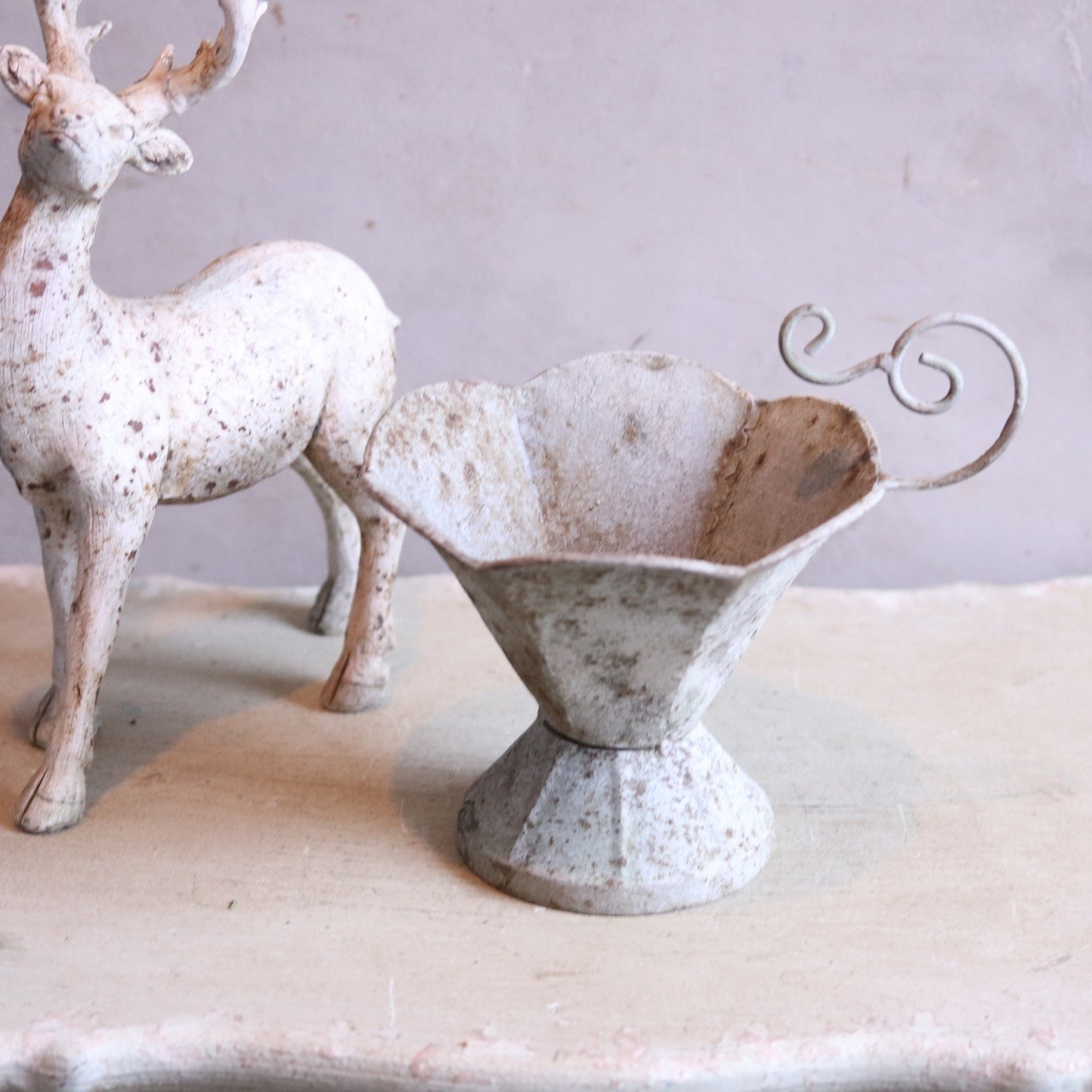 mondimanche 植木鉢　アンティクカップMW  UF614｜シャビーシック　１ポットを植えてカワイイ　脚付き　飾りやすいサイズ感