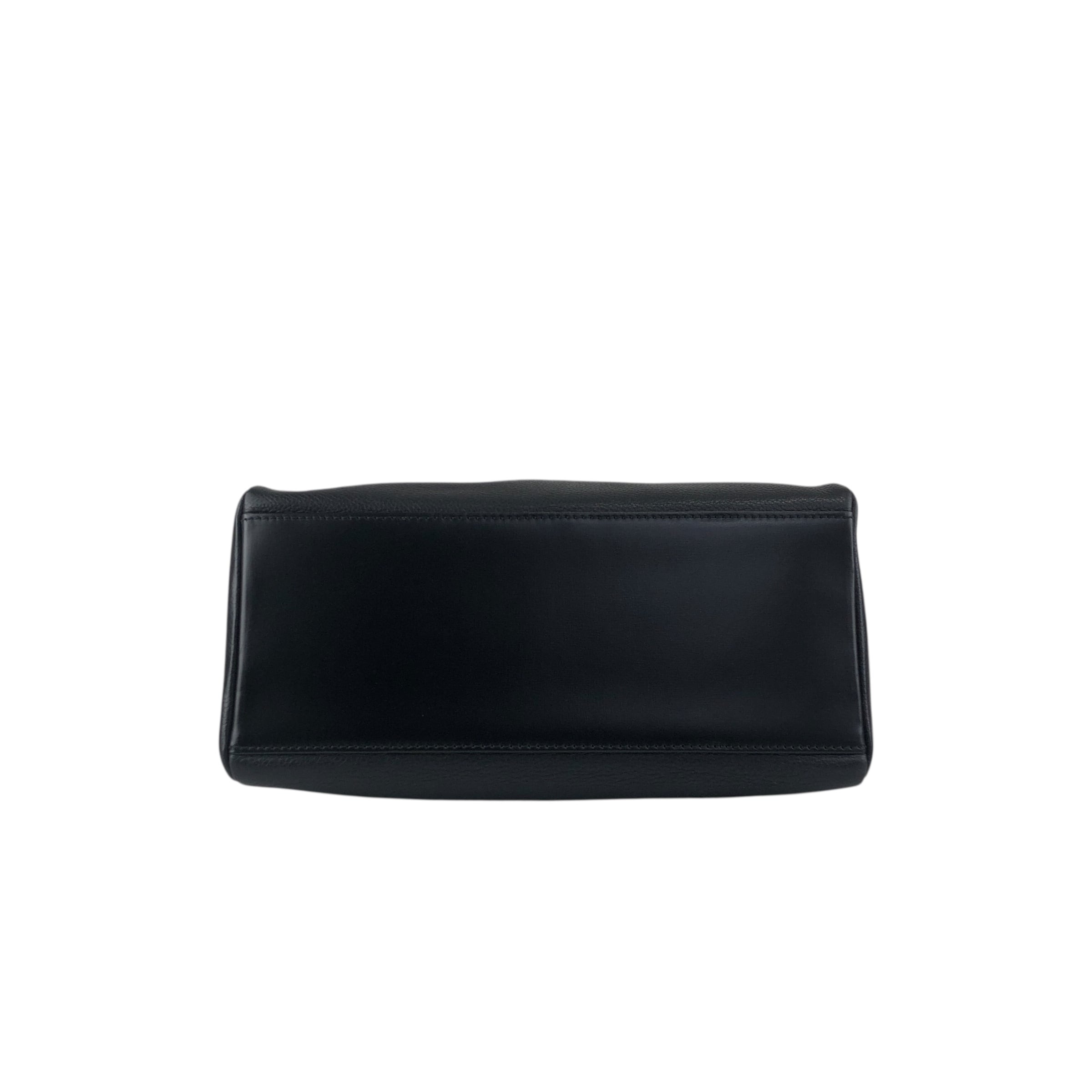 LOEWE ロエベ ショルダーバッグ ブラック ロゴ型押し レザー