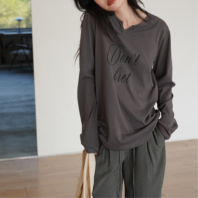 v-neck logo print top　J00183