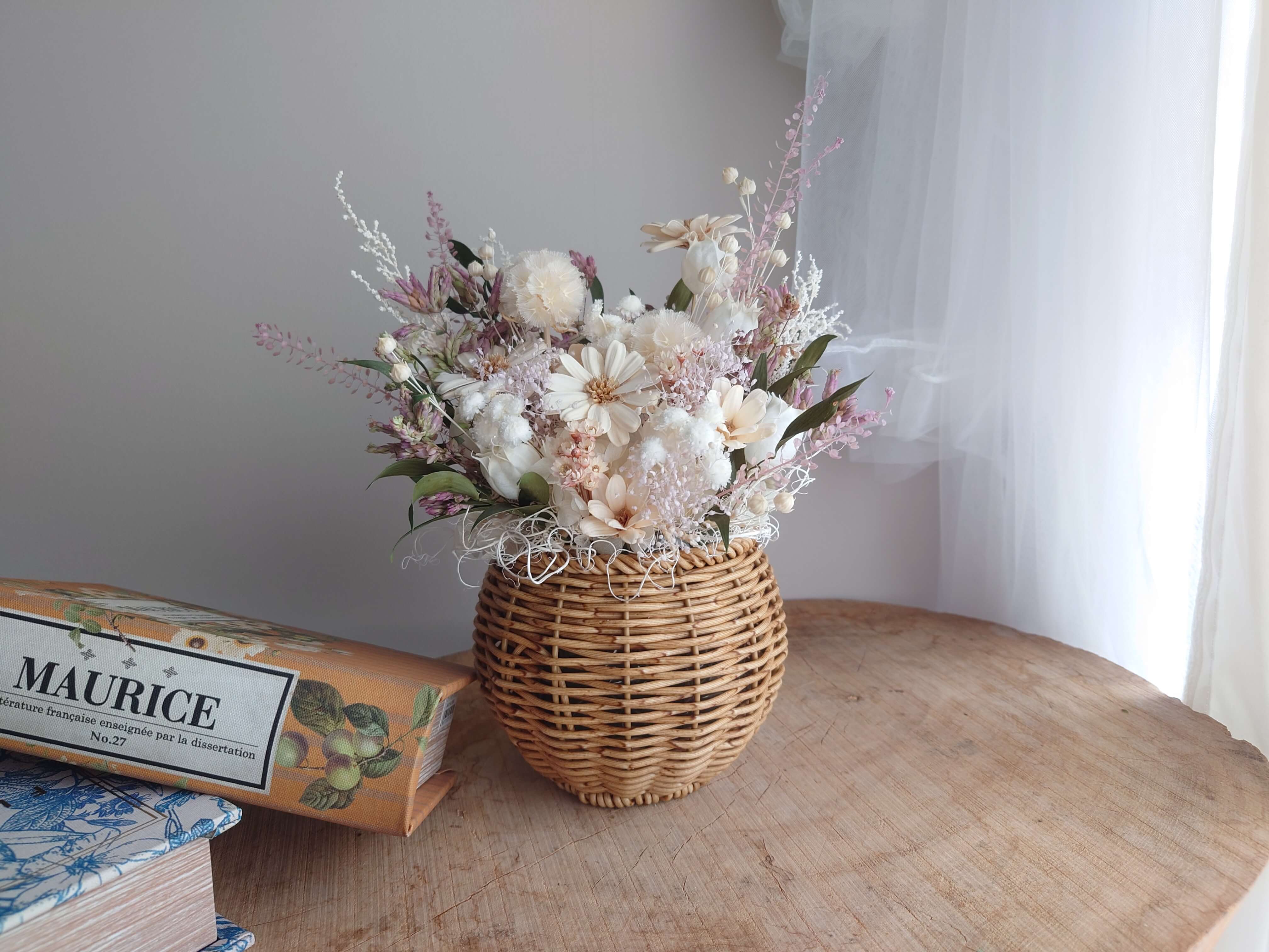 ドライフラワーのナチュラルバスケットアレンジN|母の日ギフト・新築祝い・誕生日プレゼント