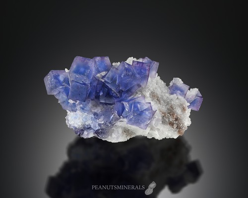 フローライト/クォーツ【Fluorite on Quartz】中国産