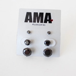 ITALY　ブラックストーン3点セットピアスITALY：AMA-89 ¥4,600＋tax