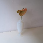 オパリンガラスの花瓶