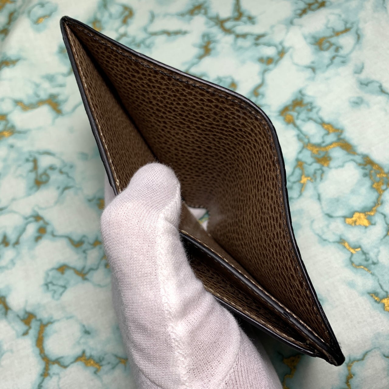 エレファントレザー 小さめ2つ折り財布 (裏革に手が触れない高級仕様