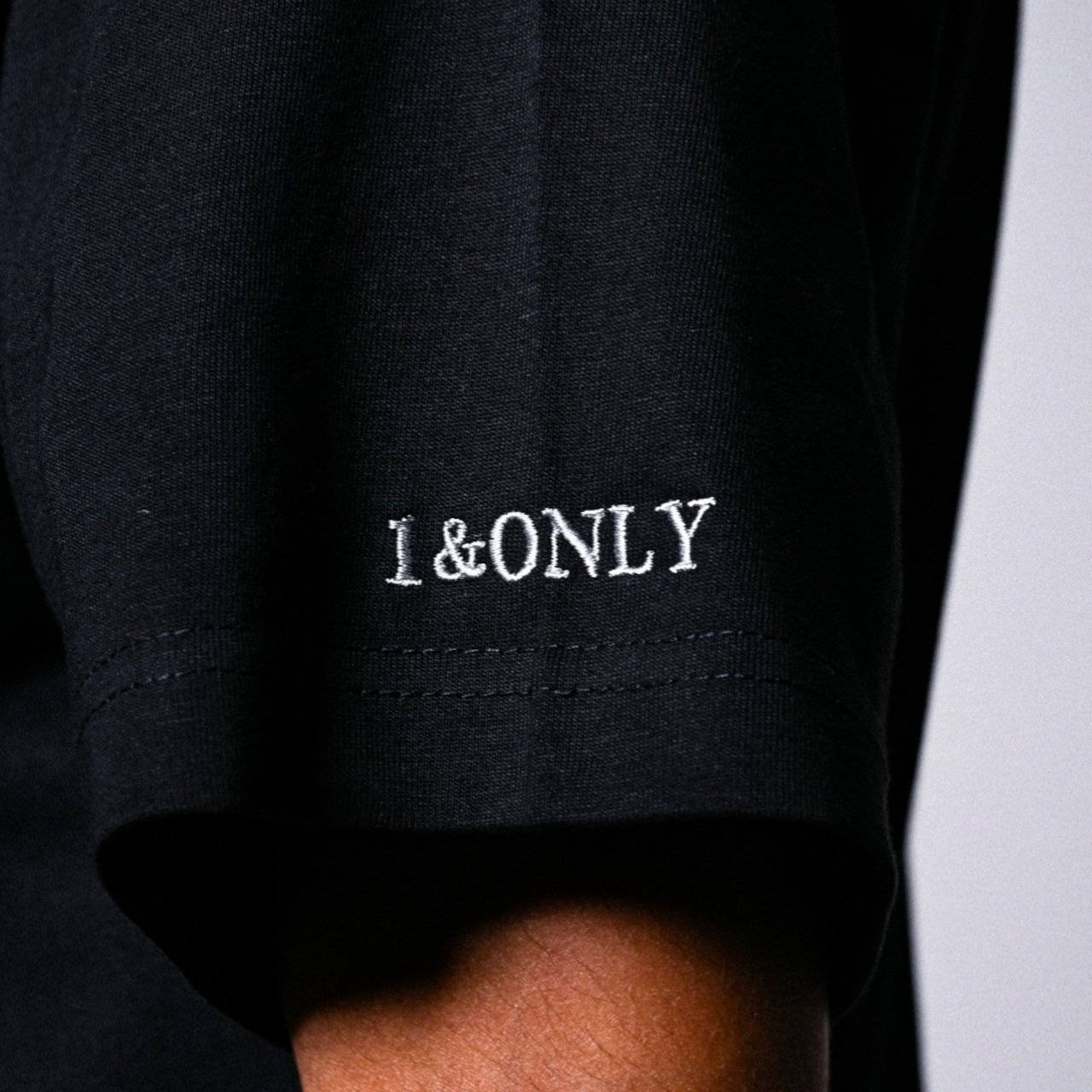 METAL LOGO PREMIUM COTTON TEE