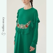 フリルと花刺繍のロングニットワンピ 《Y0420》