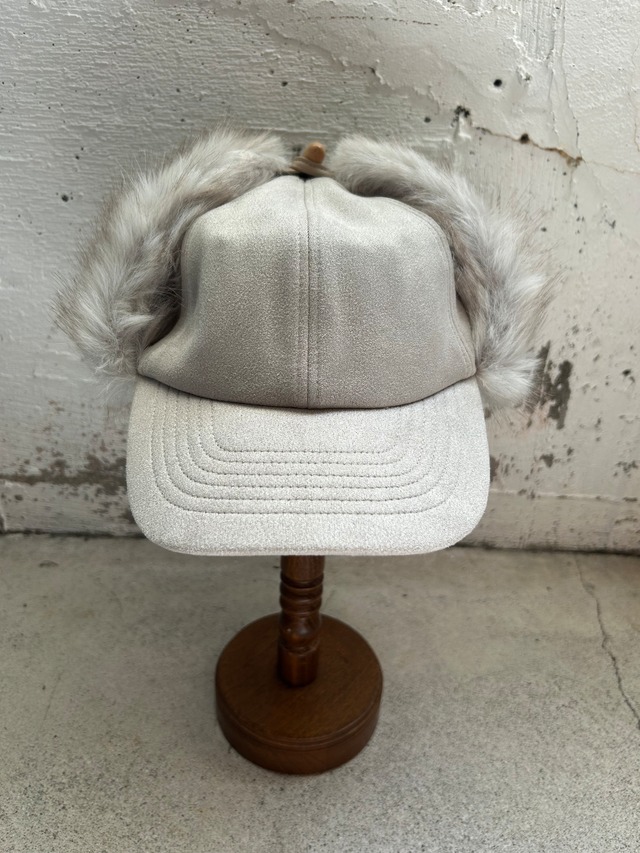 LY   Fur trapper