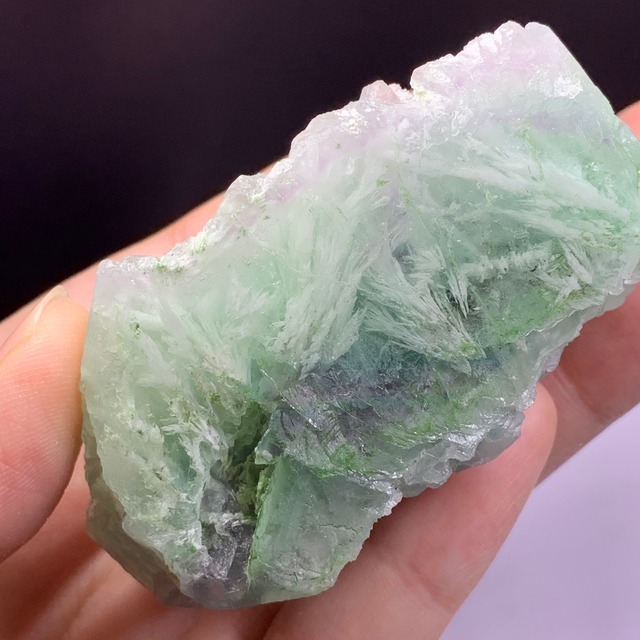 2.エンジェルフェザーフローライト原石クラスター