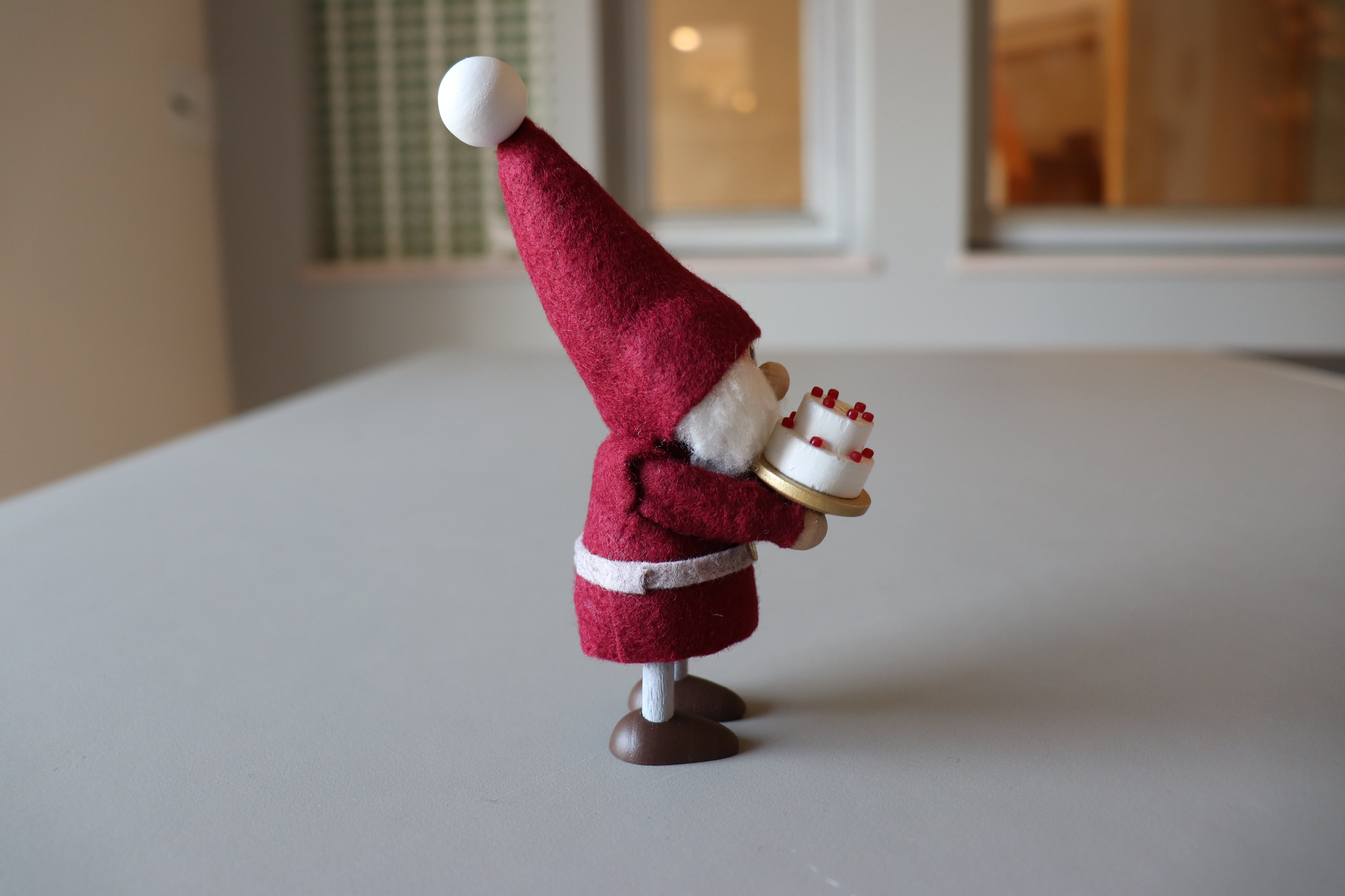 ノルディカニッセ　20周年　ケーキを持ったサンタ 数量限定 ノルディカ ニッセ 20周年 記念 ケーキを持った サンタ