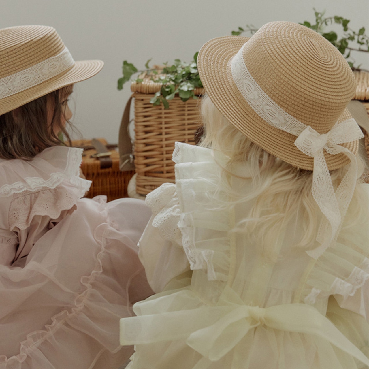 秋肩レースつき長袖ワンピース2色