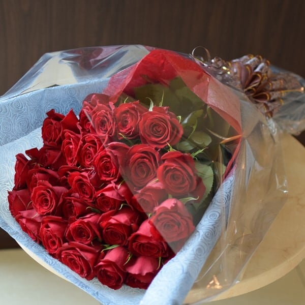プロポーズ 花束風 赤バラ 100本 プレゼント プリザーブドフラワー 100輪使用 ケース付き