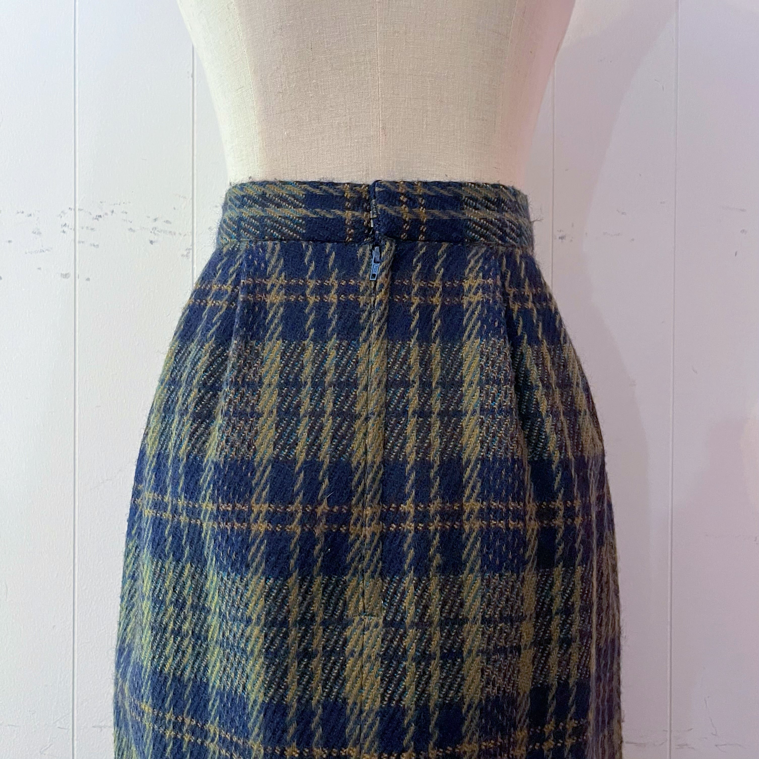 green check semi tight skirt