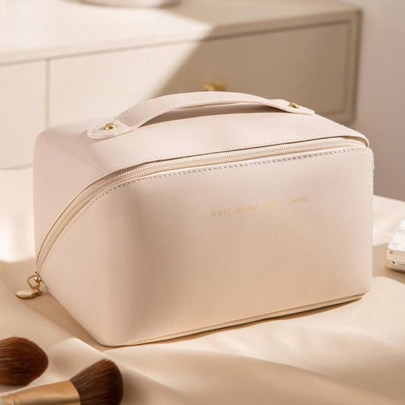 Aero_K メニティポーチ　非売品品　新品未使用 化粧ポーチ 大容量 口広 旅行 軽量 | Lovely Angel