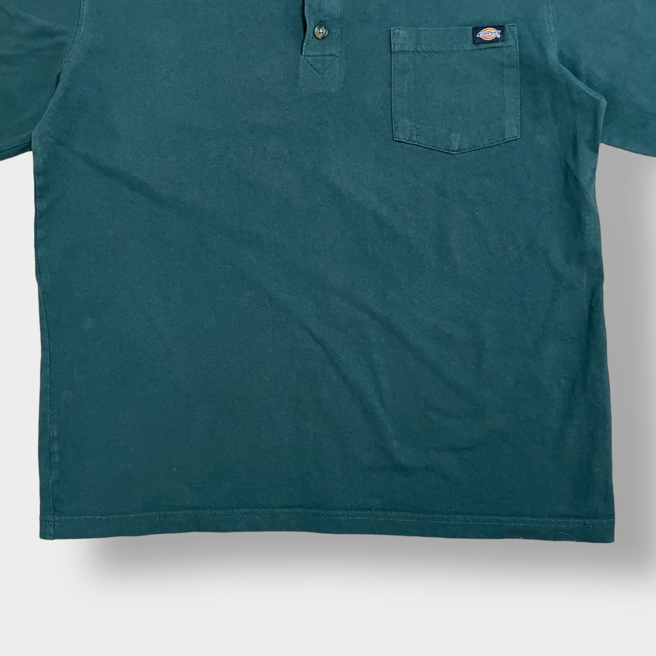 【Dickies】ヘンリーネック ワンポイント パッチ 刺繍ロゴ ロンT ポケT ロングTシャツ 長袖Tシャツ ポケットTシャツ LARGE ディッキーズ ディープグリーン メキシコ製 US古着