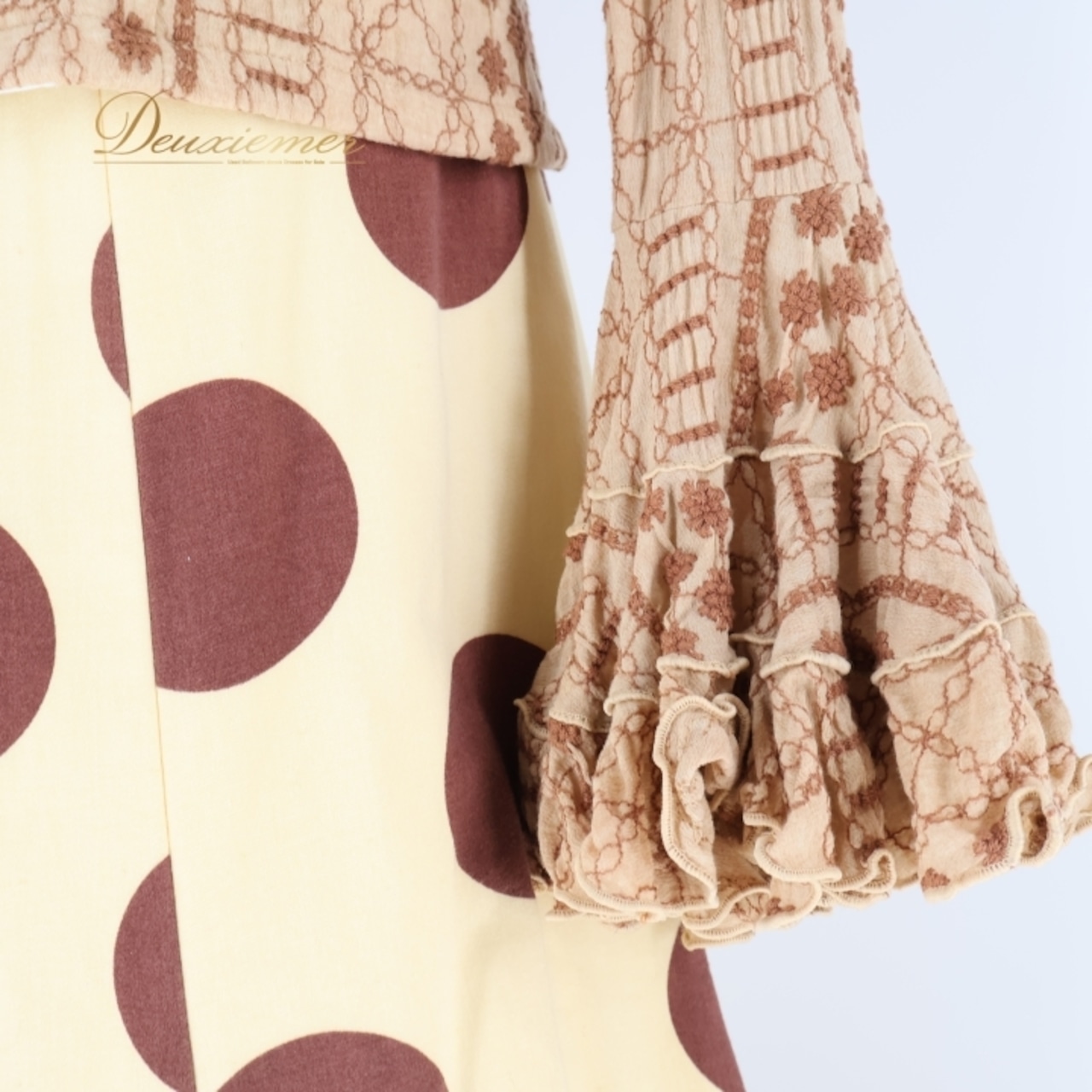 フラメンコ 衣装 ソニアジョーンズ SONIA JOHNES トップス ブラウス ファルダ スカート ツーピース セットアップ 水玉 ドット フリル 刺繍 イエローベージュ ベージュ系 ブラウン系 フラメンコ衣装 おしゃれ 可愛い おすすめ パーティ 大人 舞台衣装 ステージ衣装 長袖