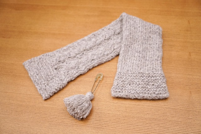 Tassel飾りのミニマフラー リバーシブル仕様 編み物キット By Doliminue ドリミーヌ 60ろくまる編み物キット販売サイト 世界が認めた毛糸を使用した編み物キット