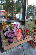 赤と白のマーブル花瓶