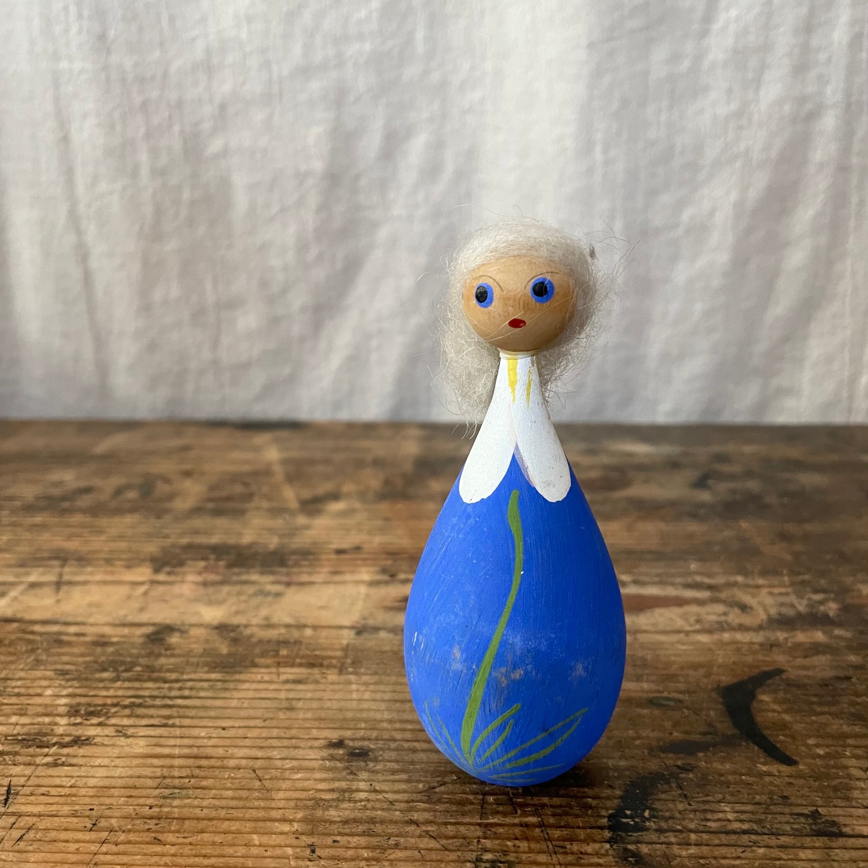 気の強そうなブルーガール