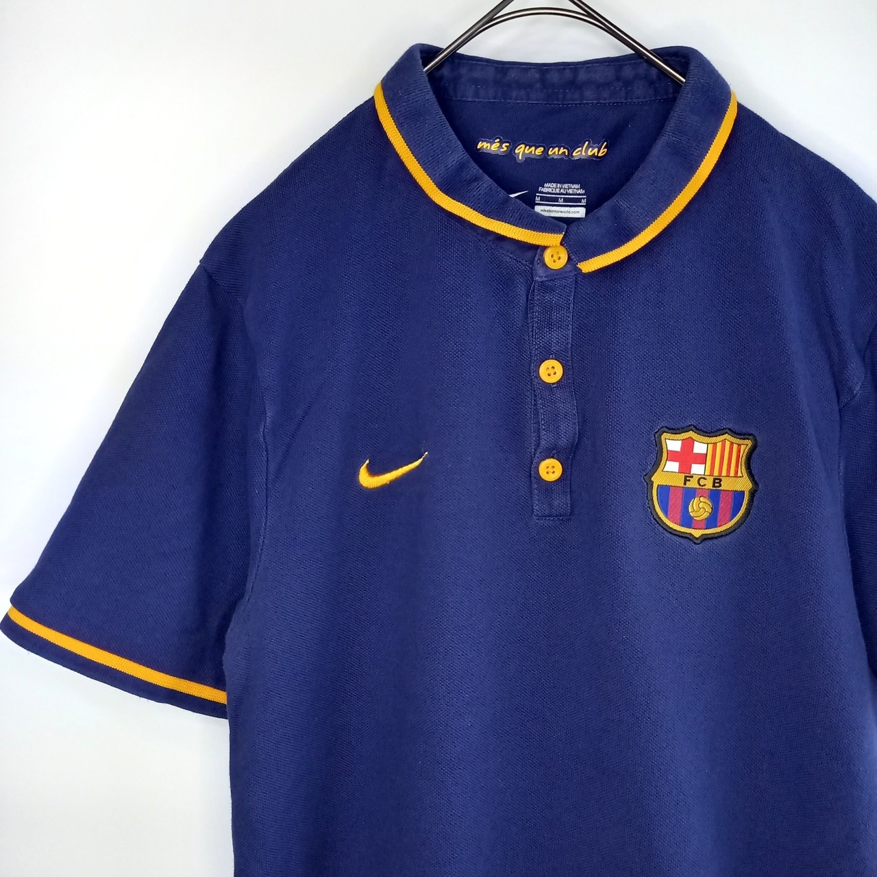 ナイキ × FCバルセロナ　ポロシャツ　半袖　刺繍ロゴ　スウォッシュ　紺　M