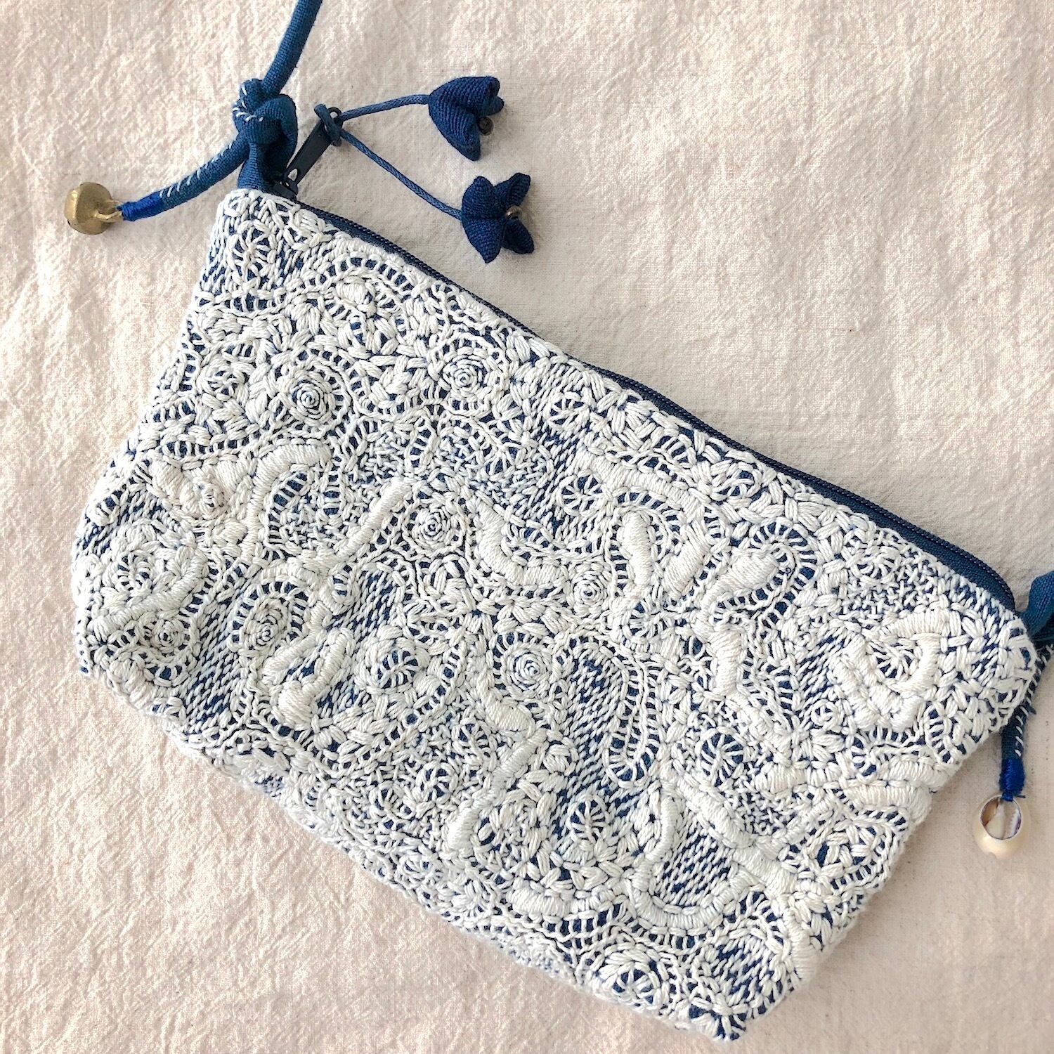 インディゴ × 濃密刺繍のショルダーバッグ|02