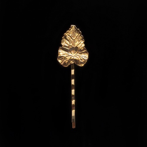 Botanical gold head pin