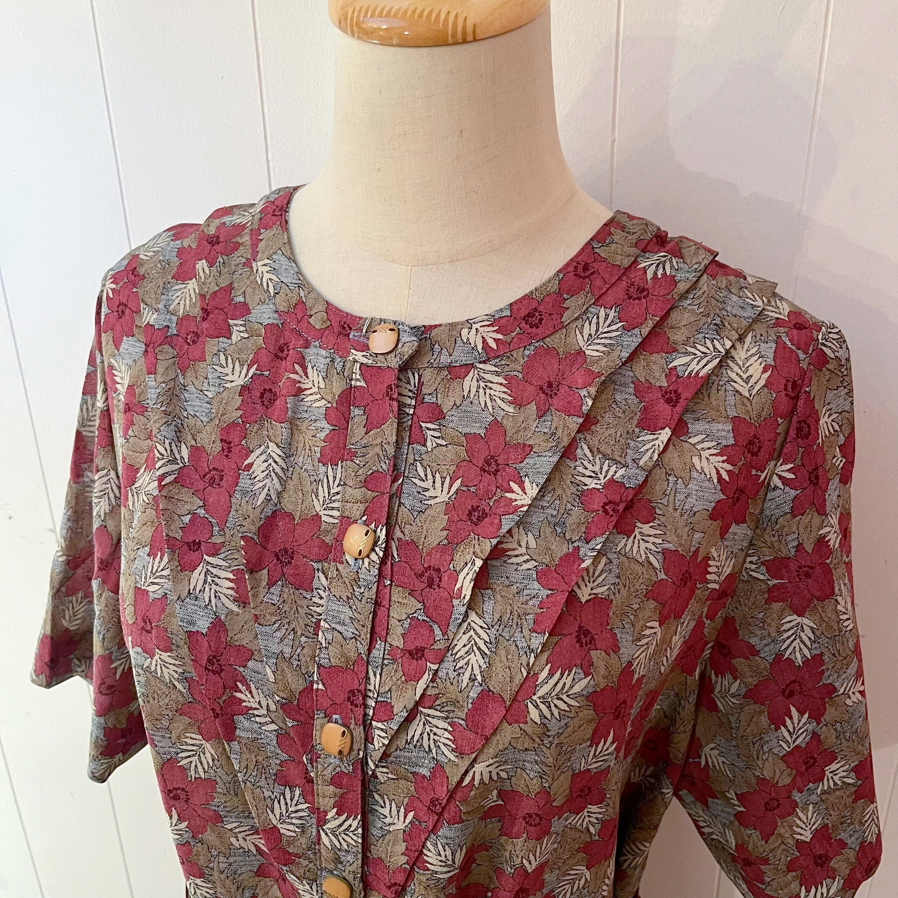 dark red leaf belt one-piece