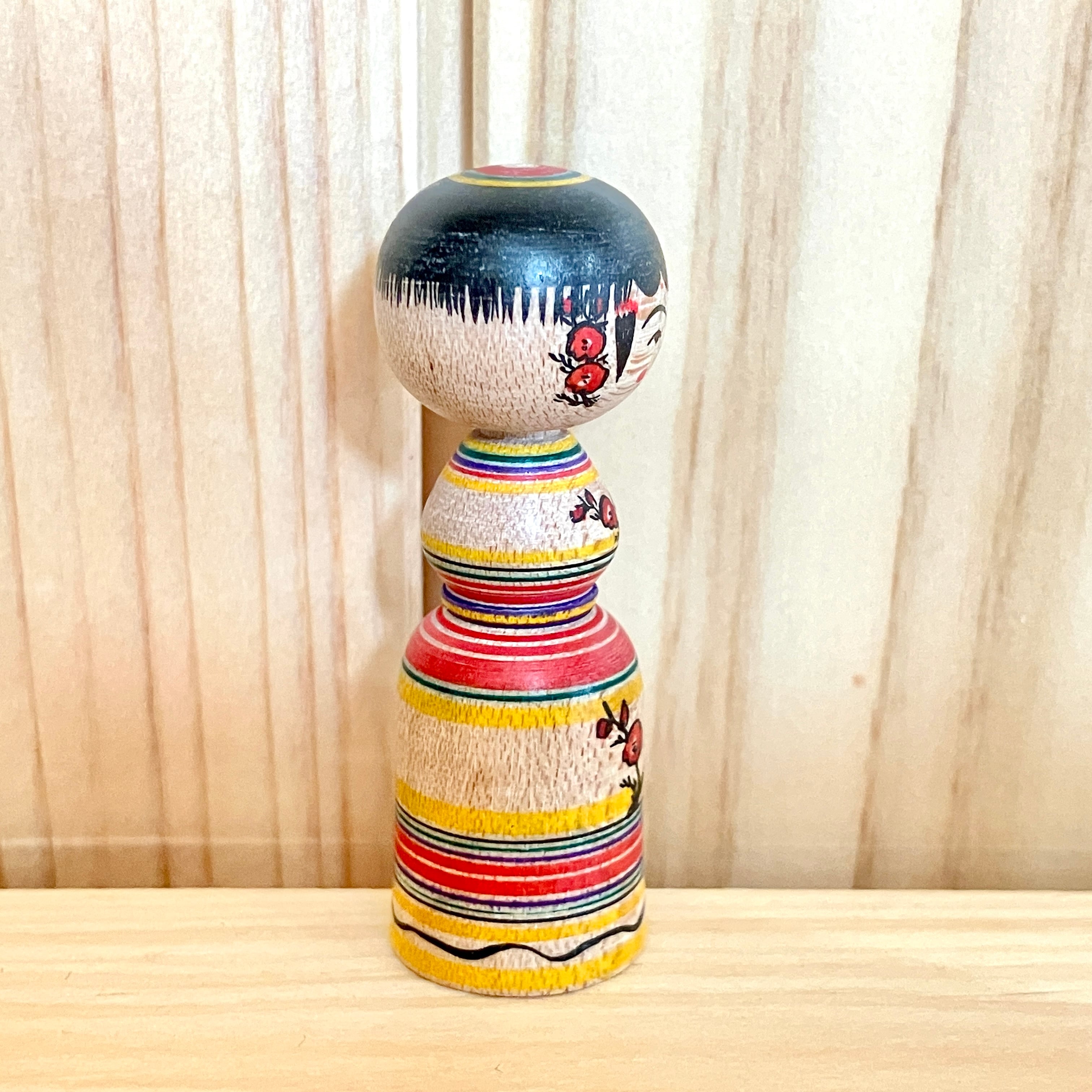 佐藤誠孝工人：弥治郎系】 極小寸 こけし 赤黄青：1.5寸 4.5cm