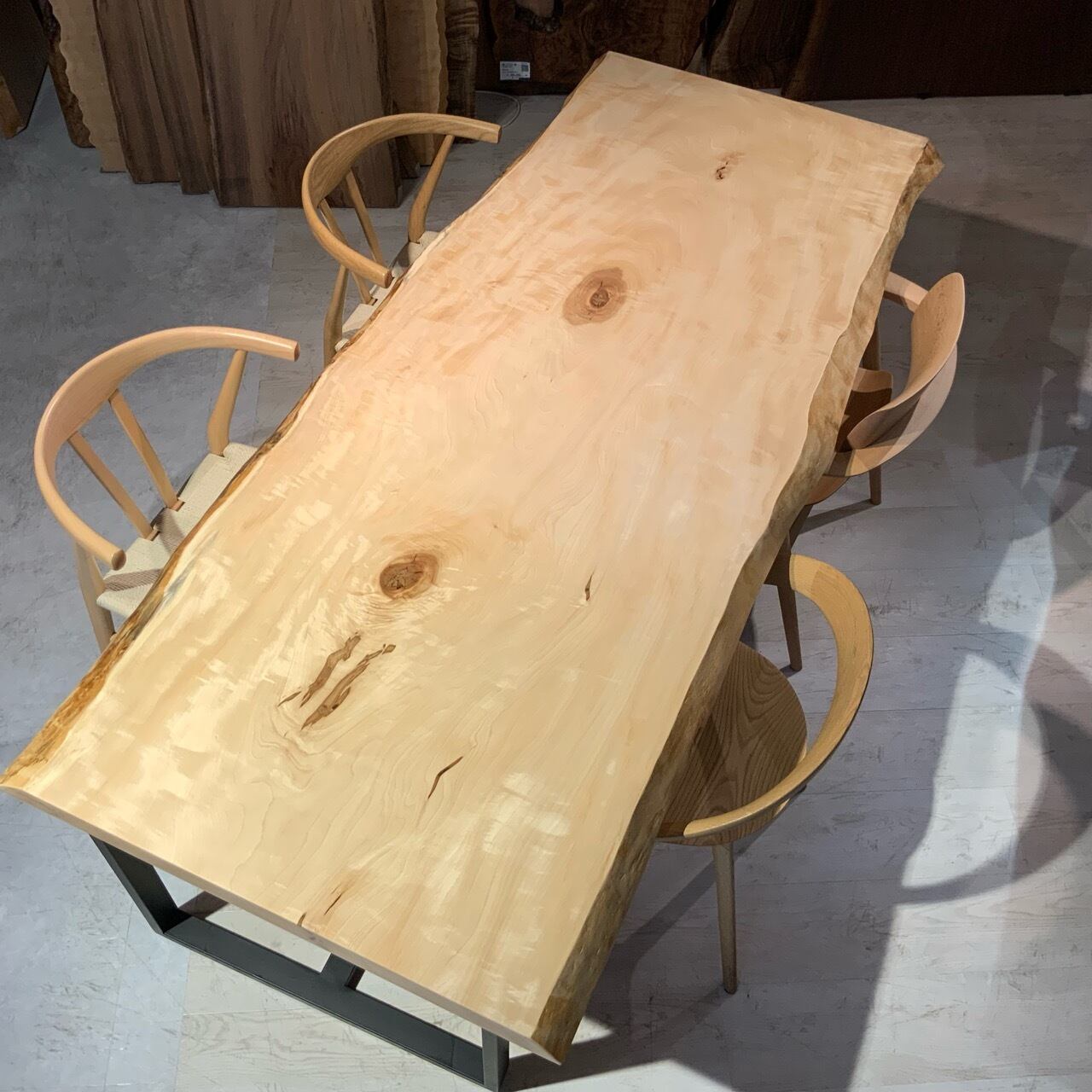 栃(トチ) 一枚板 | 千年家具 - 一枚板 テーブル専門店 栃(トチ) 一枚板 | 千年家具 - 一枚板 テーブル専門店