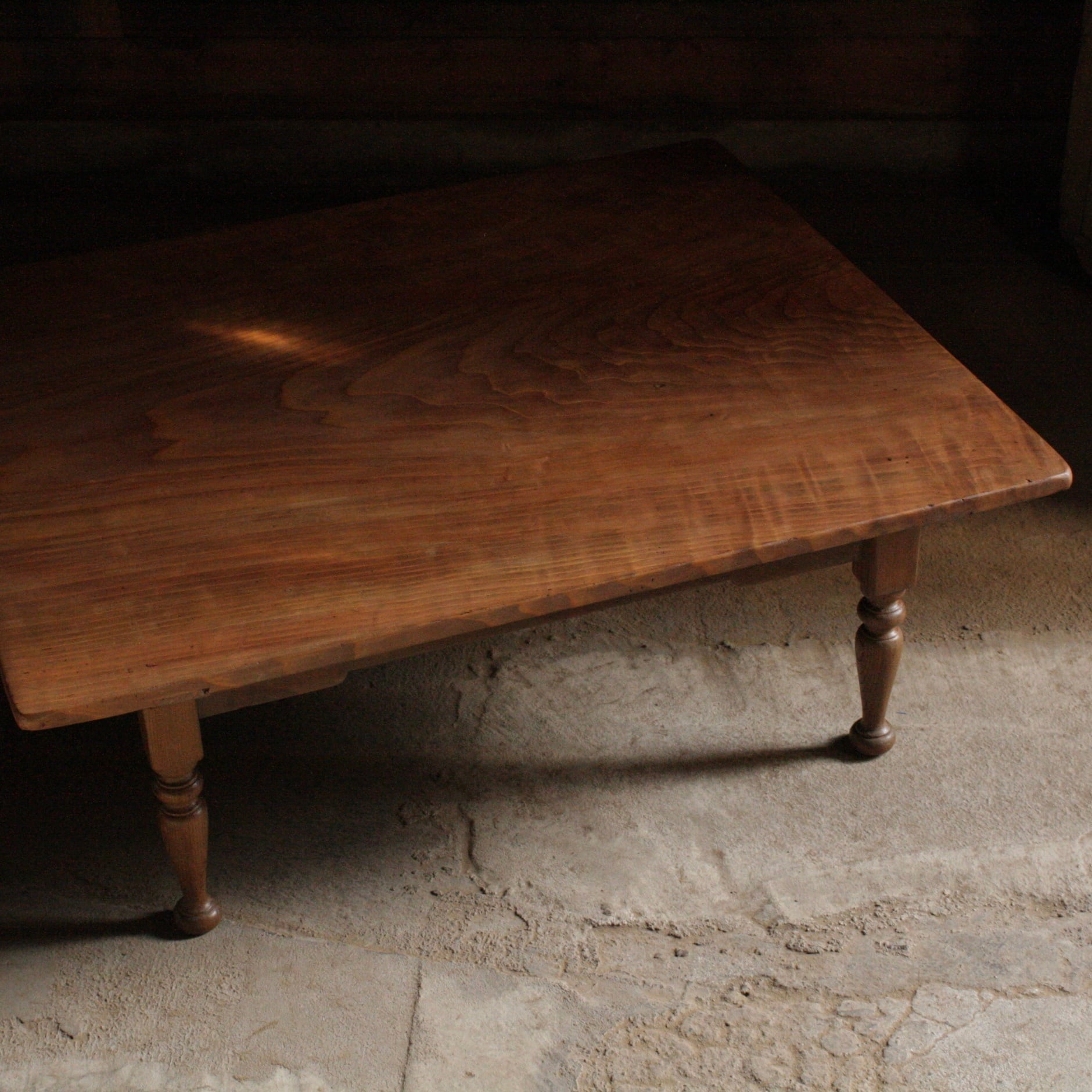 ろくろ脚のローテーブル《古家具　座卓　ローテーブル　飾り台》