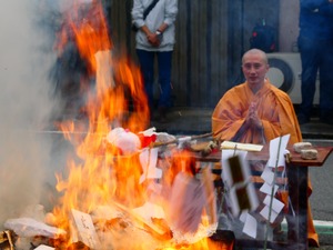 （小）灰・写真送付あり　魂が覚醒する　護摩木 １本　　