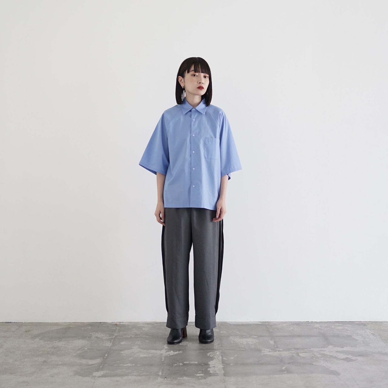 itochi - Polyester Linon pleated track pants / black