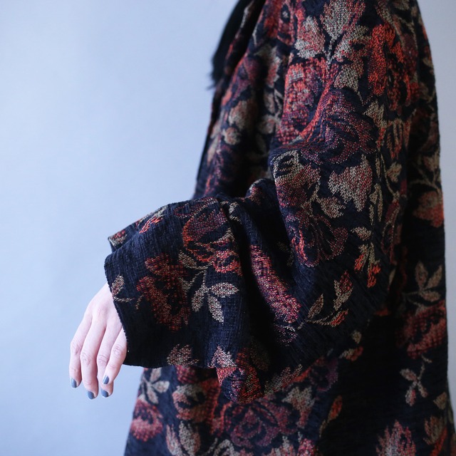 dark flower beautiful pattern over silhouette weaving jacket