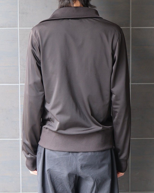 Diagonal zip-up blouson