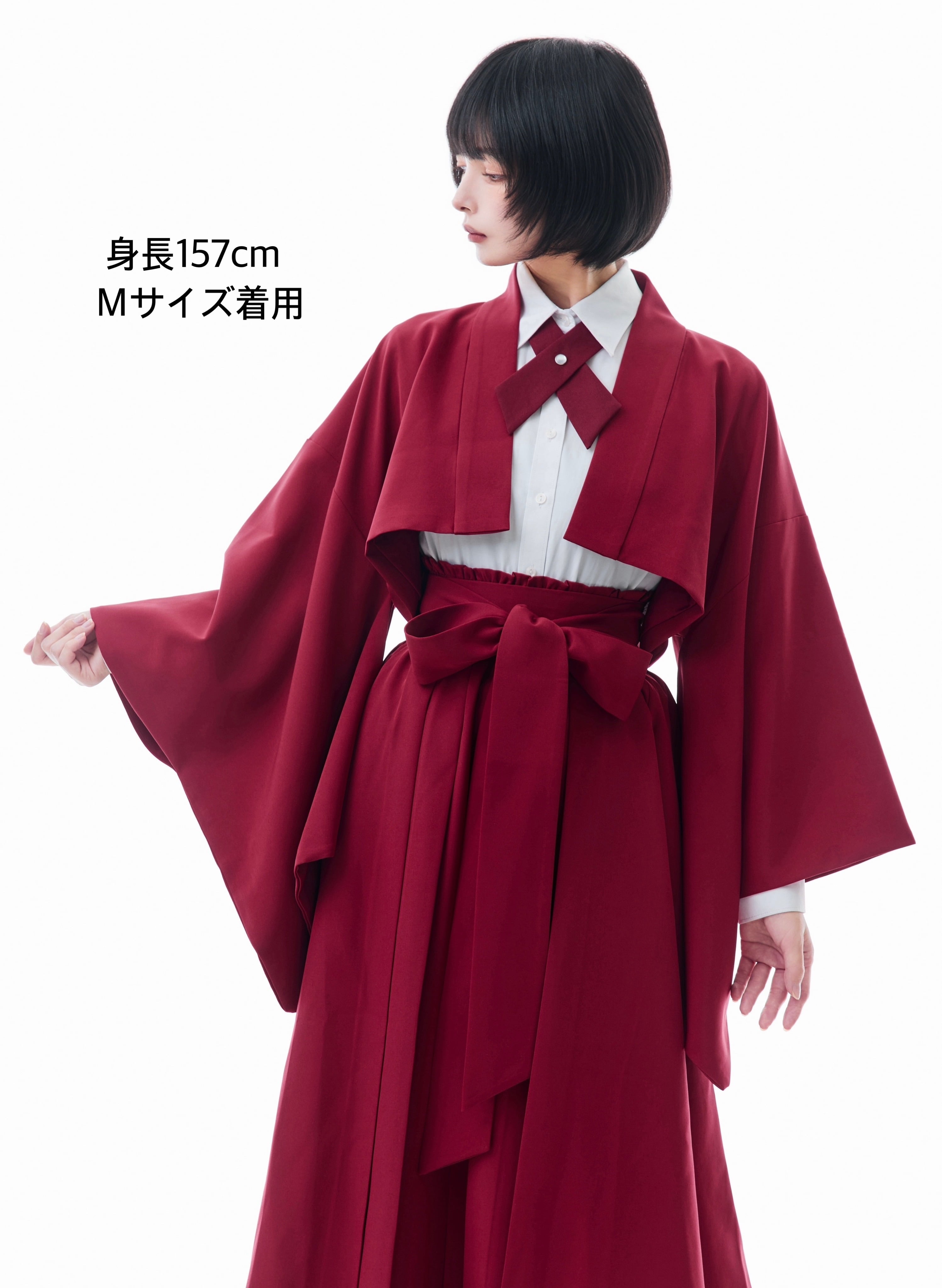 着物リメイク ショート丈コート 真っ赤 丸花 着物リメイク ボルドー 菊 ショート丈羽織 ロングスカートの通販 by ち