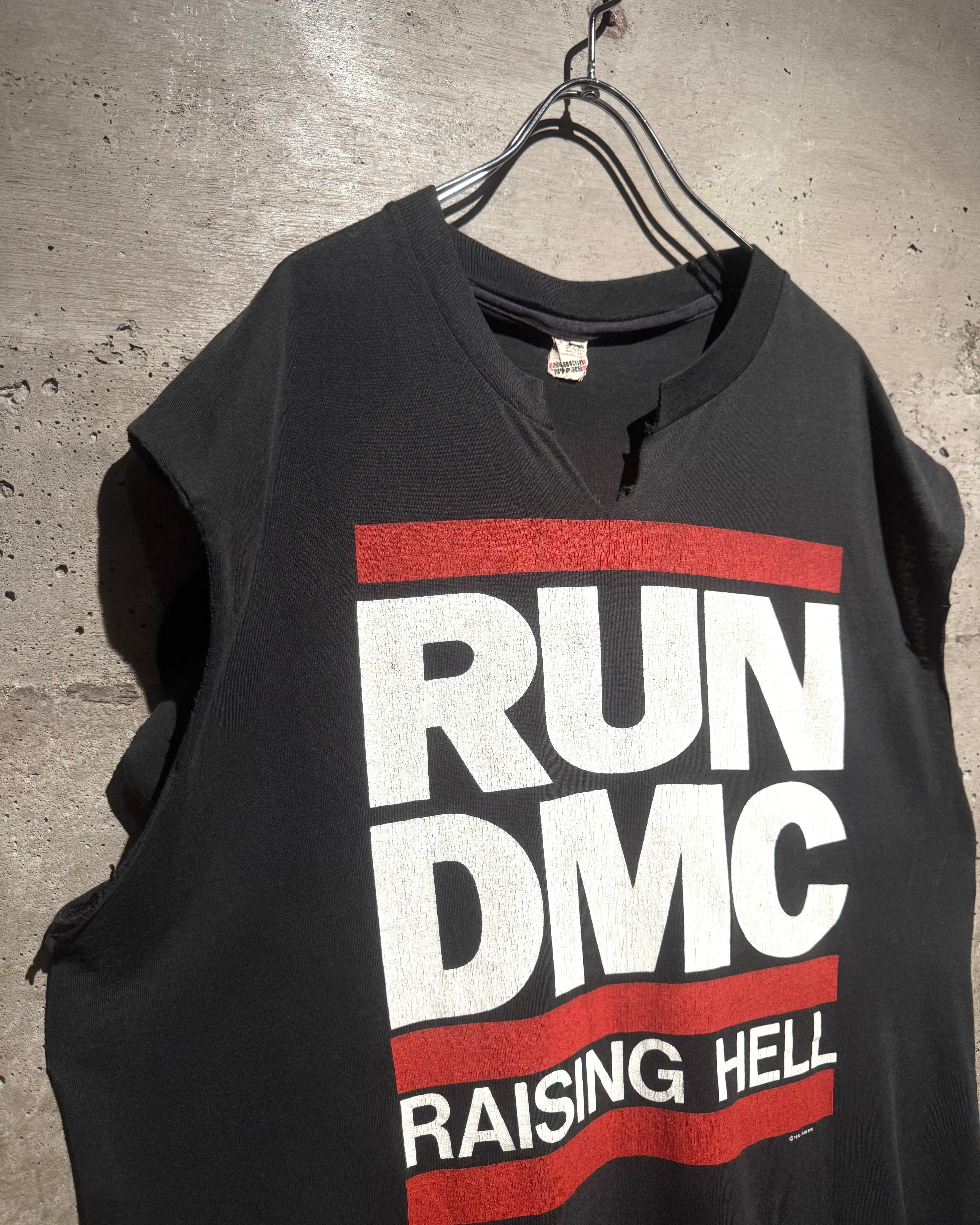 ［貴重］RUN DMC RAISING HELL タンクトップ XL 古着 Caka】80's “RUN DMC” Cut Off Custom No Sleeve Vintage T-Shirt