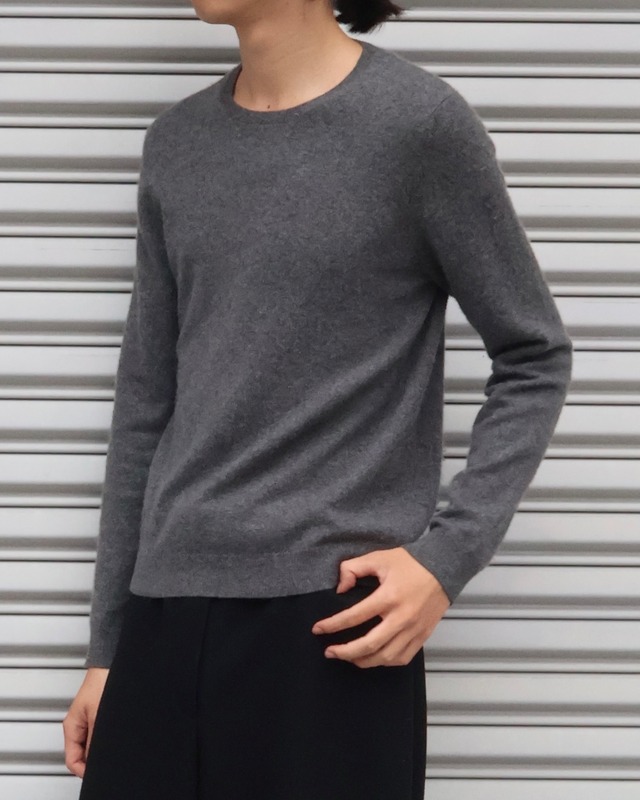 round-neck cashmere knit