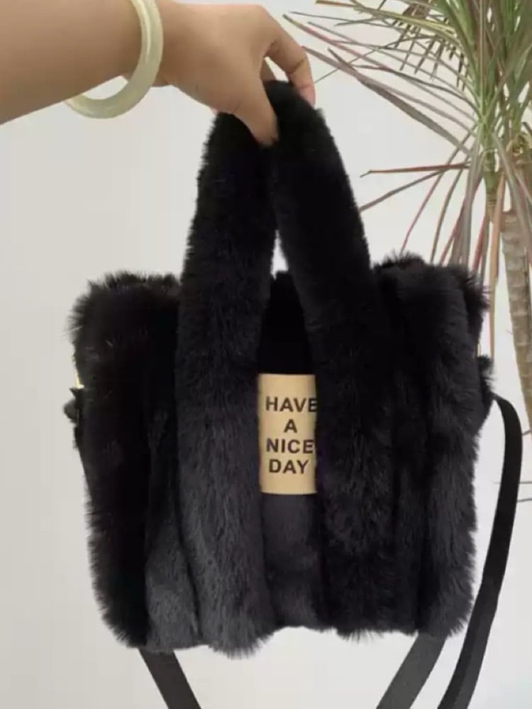 限定価格✴︎ラグジュアリーな極上のファー★エンバ　フォックスファーロングジレ ふわふわファーで可愛さ倍増！2wayスクエアファーバッグ 9色展開 個性
