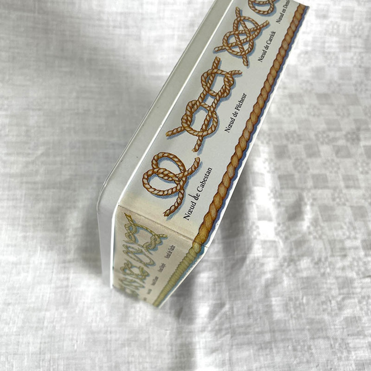 クッキー缶　Massilly缶　ヨット　かもめ　雑貨収納 12otdw7