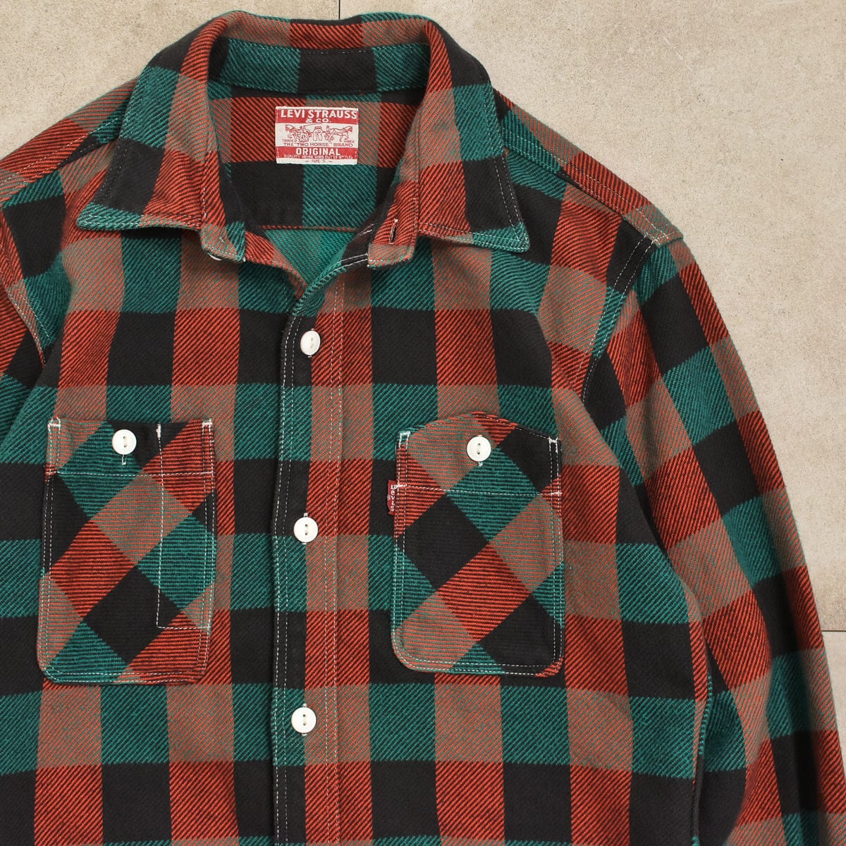Levi's ヘビーオンスネルシャツ サイズL 赤黒緑チェック ガチャポケ
