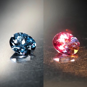 蠱惑のベキリーブルー 0.25ct 天然 カラーチェンジ ガーネット