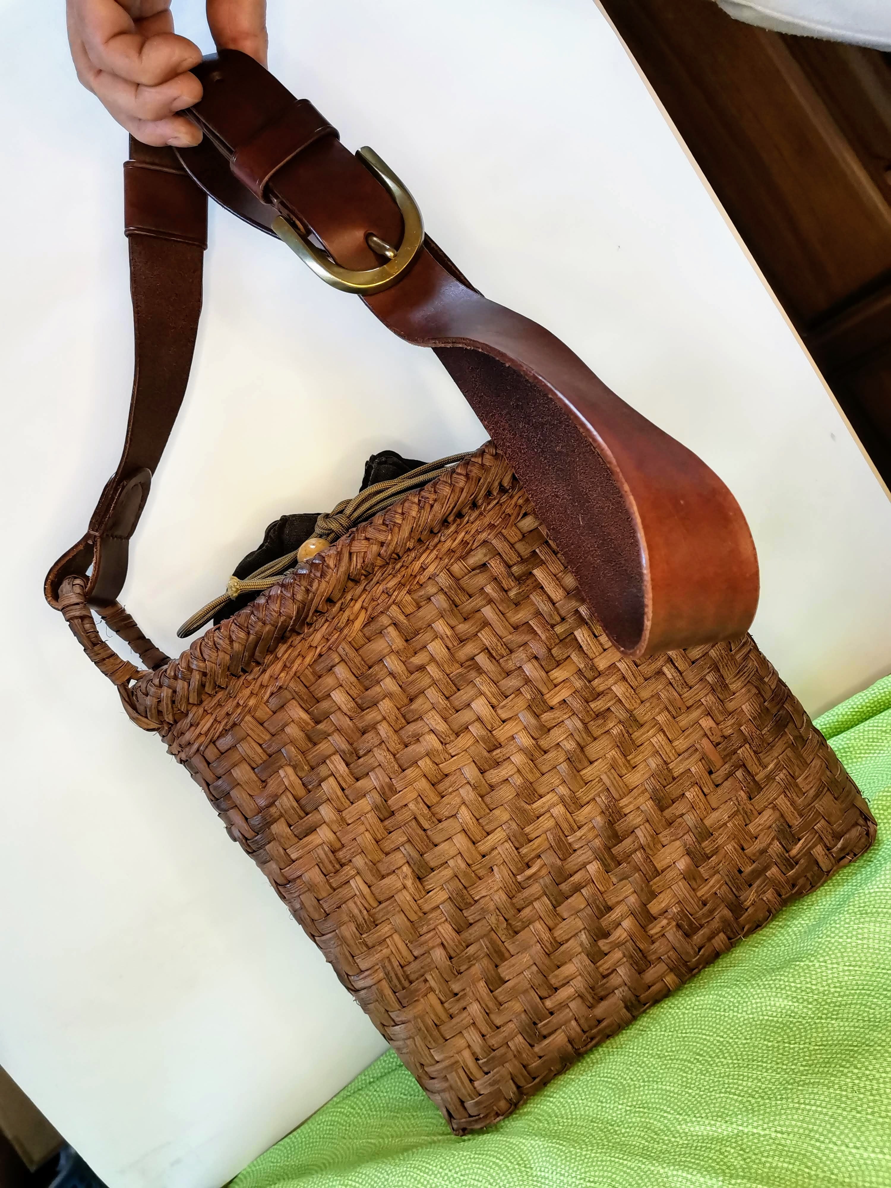 山ぶどう　ショルダーバッグ 楽天市場】やまぶどうショルダーバッグ(二番皮/細ひご/網代編み/リネン