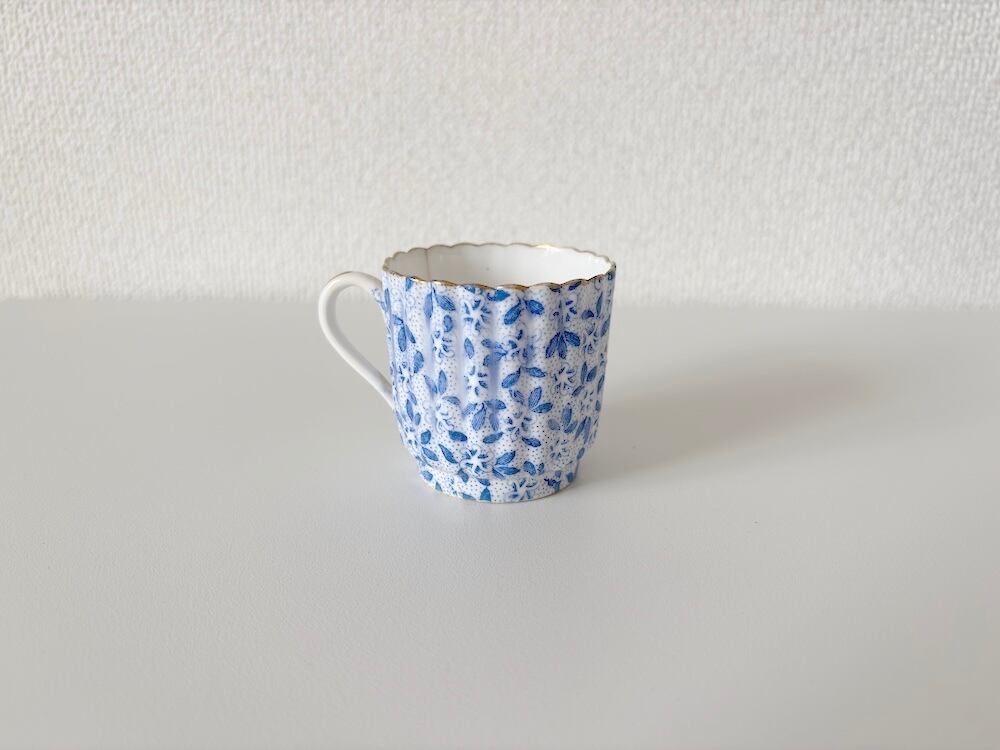 【ENGLAND】小さな青い花柄のカップ"COPELAND" / "COPELAND" cup with a small blue floral pattern