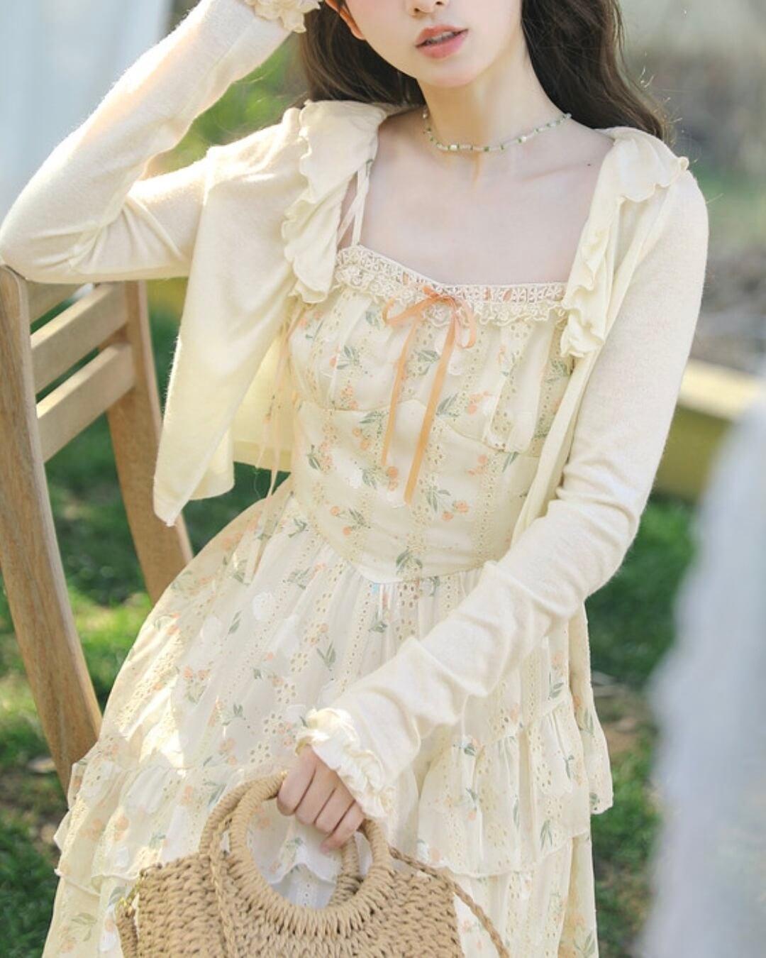 ネックフリルクリームショートカーディガン 2508511